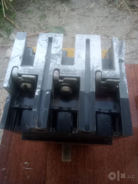 Автомат ўчиргичлар (АЕ 2056 уч фазали ва Mitsubishi 32A)