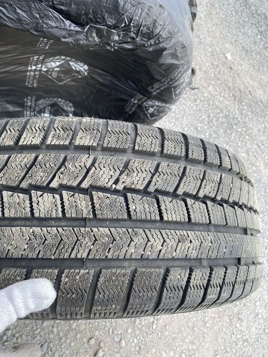 Продам комплект зимней резины r17