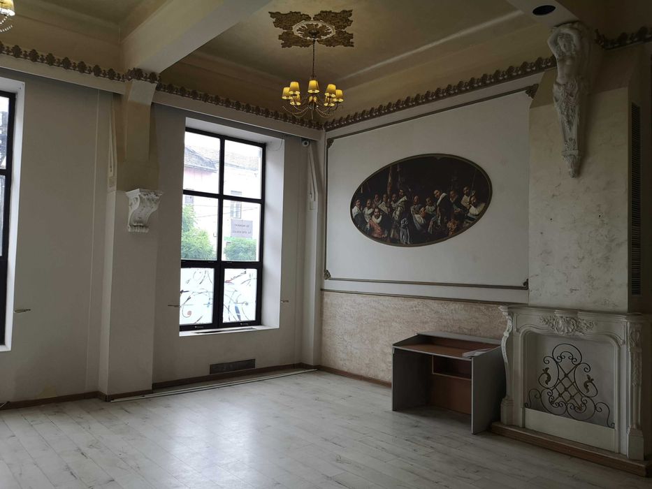 Inchiriez spatiu comercial 300 mp untracentral Aiud