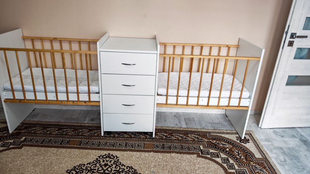 Vând pătuț gemeni