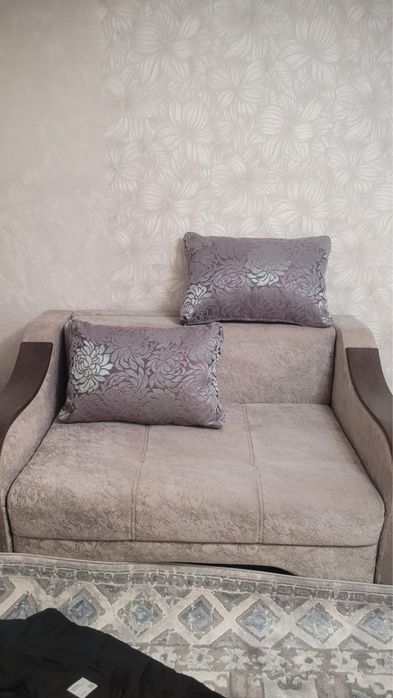 Кресло и полудиван