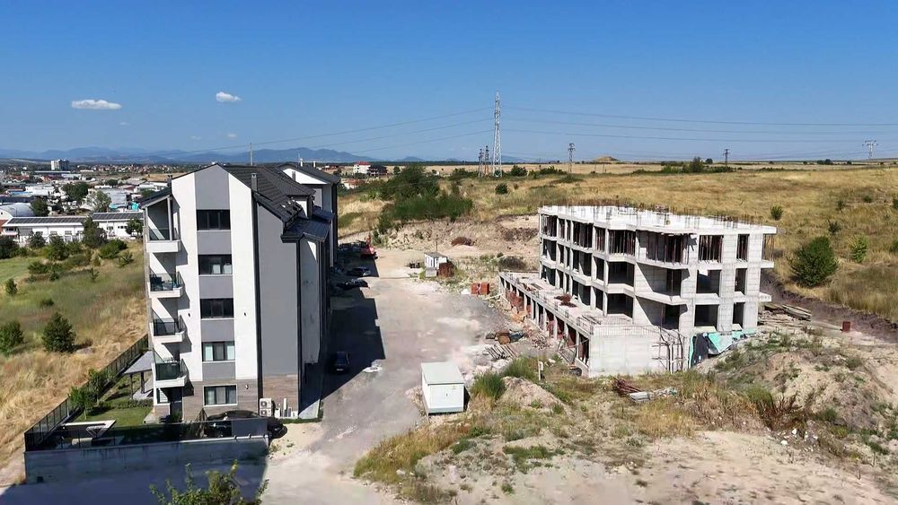 Продава се Тристаен апартамент в Хасково, Младежки хълм - 105 кв.м за 898 €/кв.м - Снимка #3