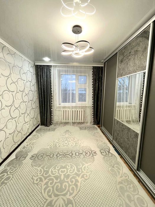 Продать 2-х комн квартиру район Строитель .