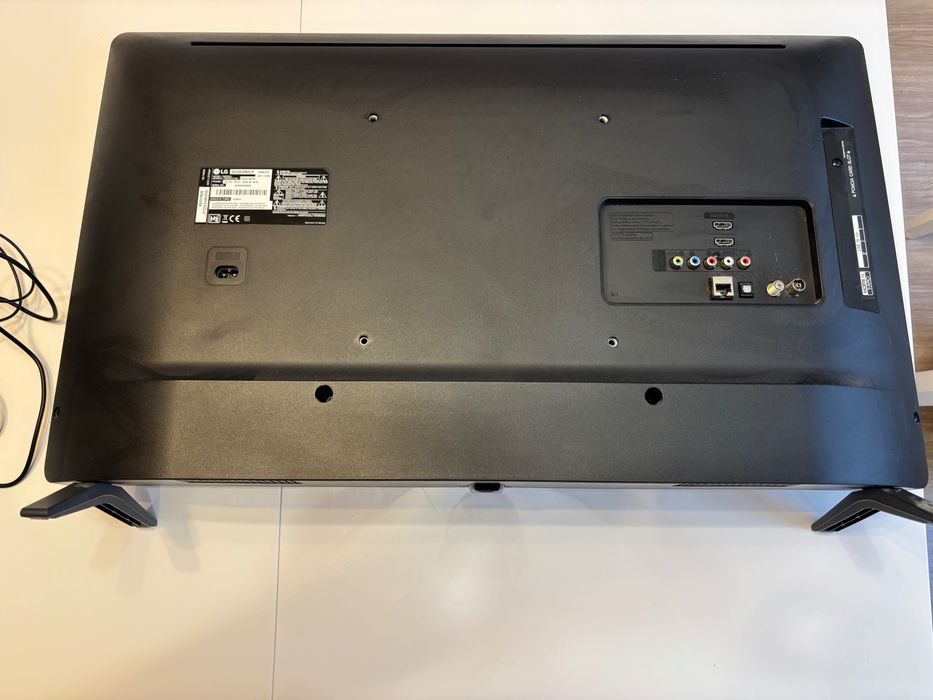 Телевизор LG 32”