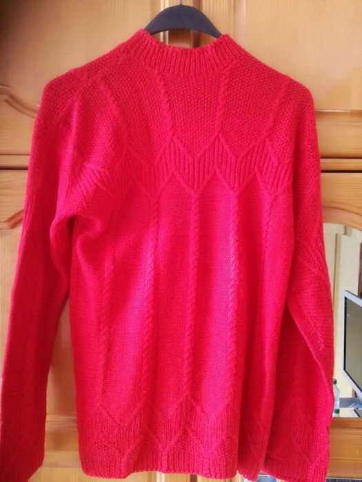 Нов детски пуловер за момиче ръст 147-152 см.