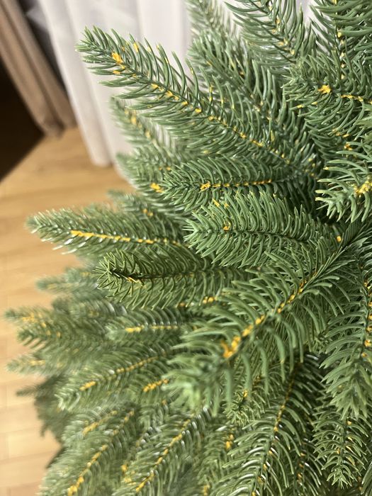 Продается елка..