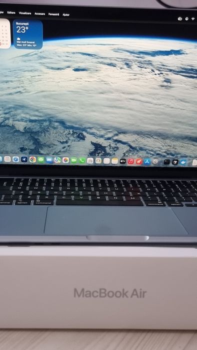 MacBook Air M4 13" Sky Blue – 16GB RAM / 256GB SSD – Ca Nou