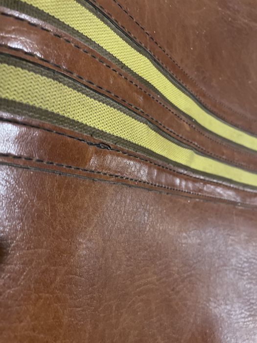 Geamantan vintage din piele