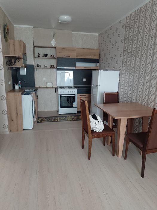 Дава се под наем Двустаен апартамент в Бургас, Център - 83 кв.м за 331.5 € - Снимка #3