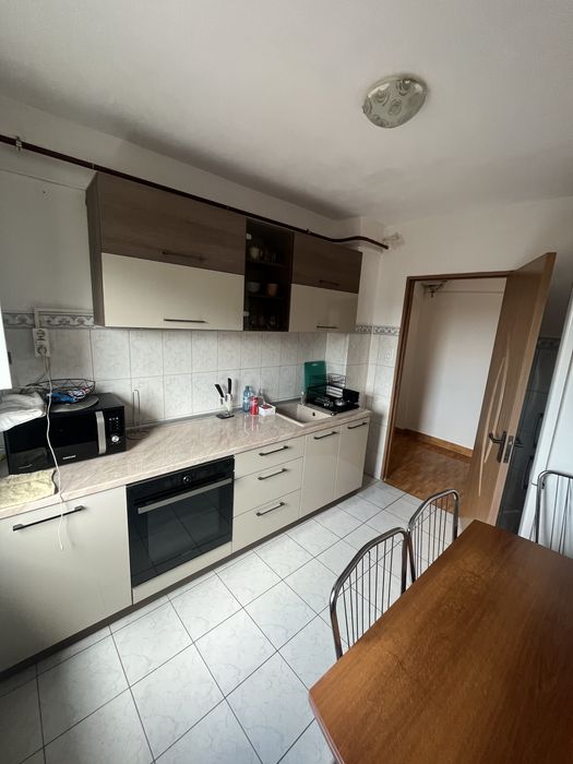 Apartament 3 camere  zona strand etaj 3