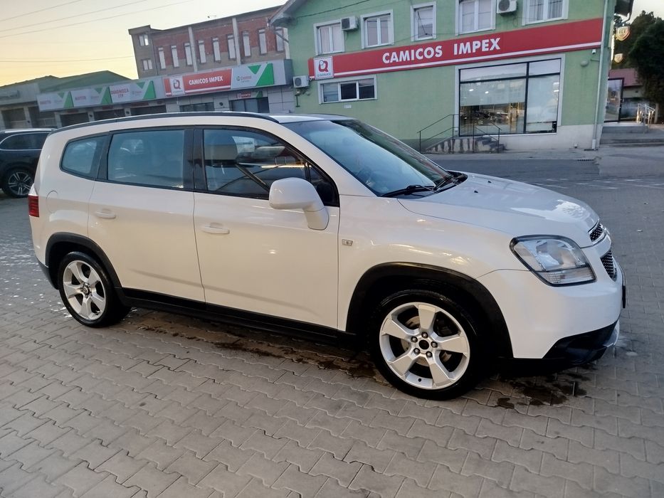 Vând Chevrolet Orlando