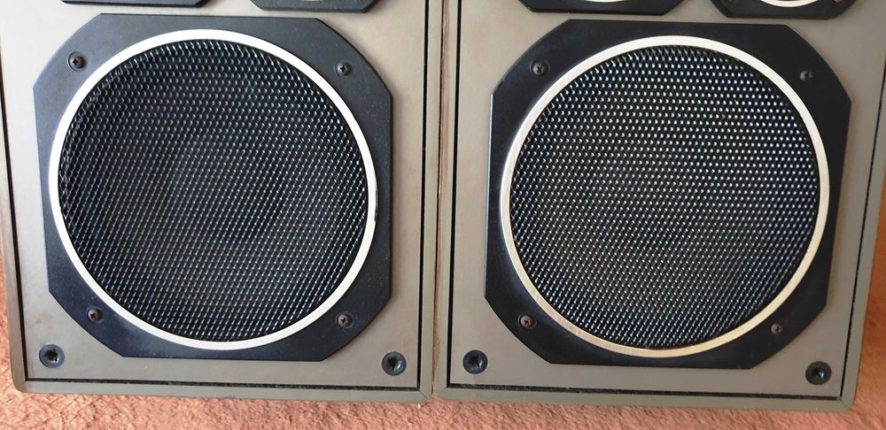 Boxe Universum Quelle International Best 0.2379,  80W pe 4 Ohm