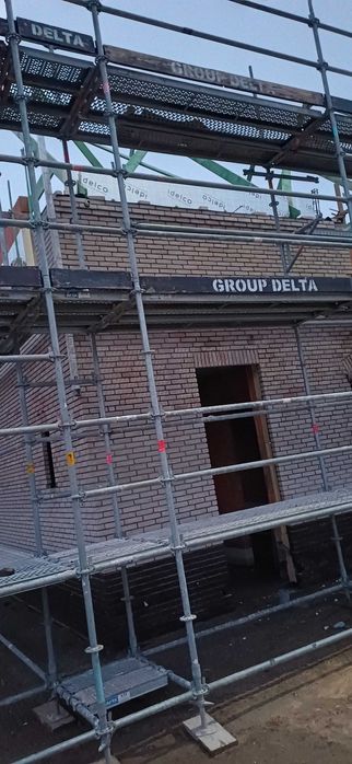 Execut lucrări cu caramidă aparentă