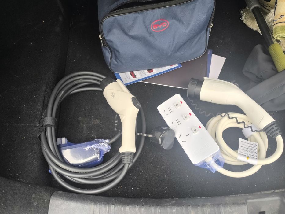 Зарядка byd. И розетка авто