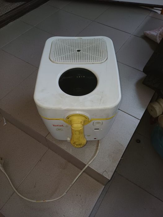 Продётся  фритюрница Tefal