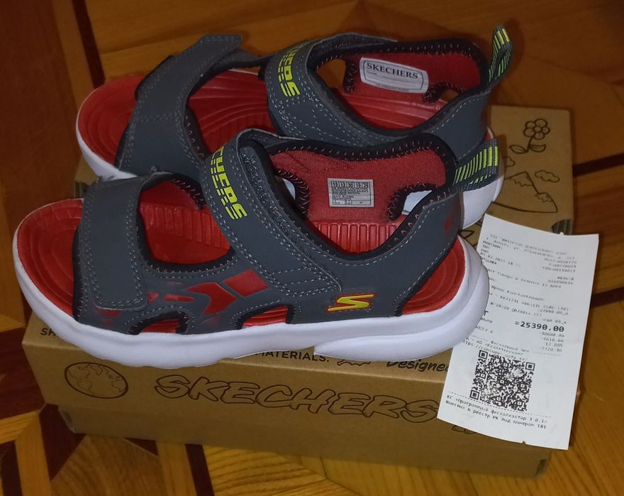 Продам детские сандалии