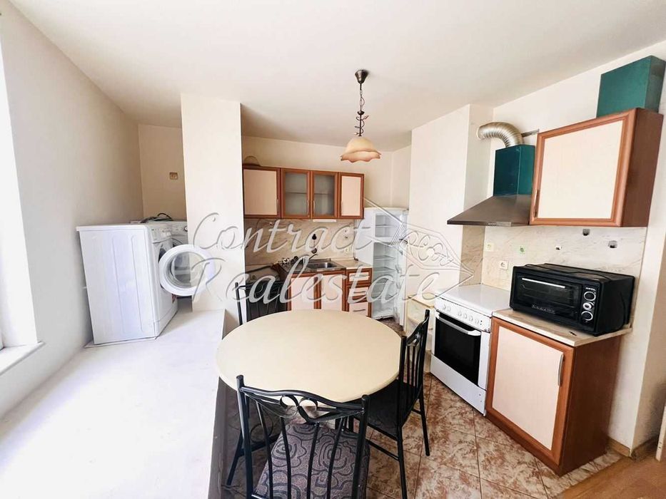 Тристаен Полуобзаведен Лятно кино тракия !