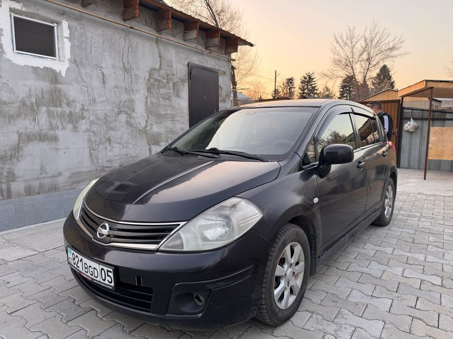 Продам срочно  машину