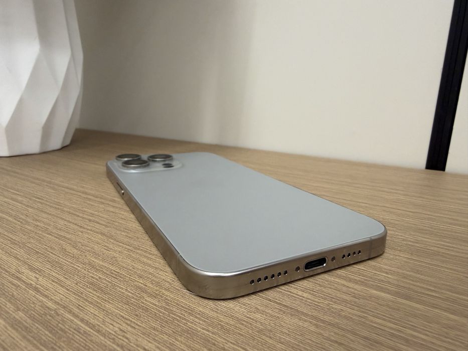 Продам Айфон 15 про макс 1ТБ