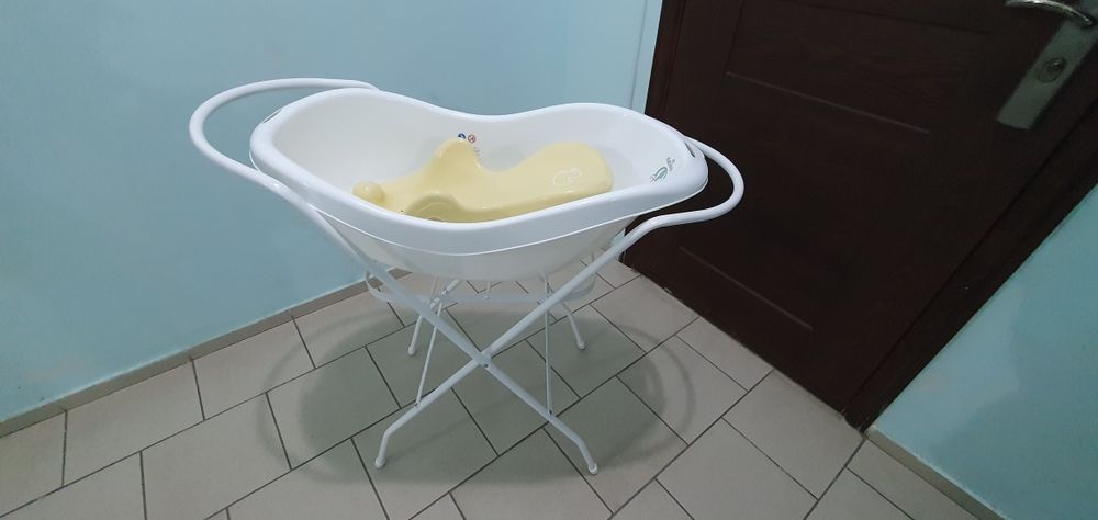 Детская ванна с подставкой