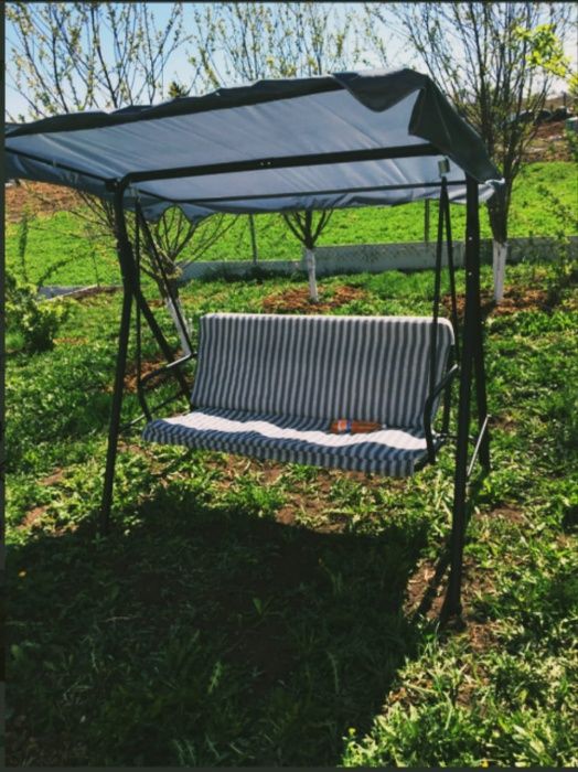 Качели садовые трехместные