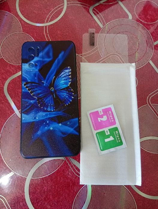 Продавам кейс и протектор