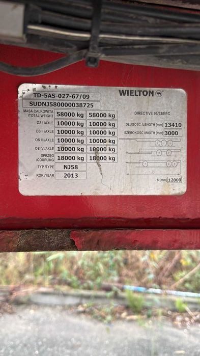 Trailer Wielton 4 axe, 2013, 1 axa liftanta, 1 axa viratoare