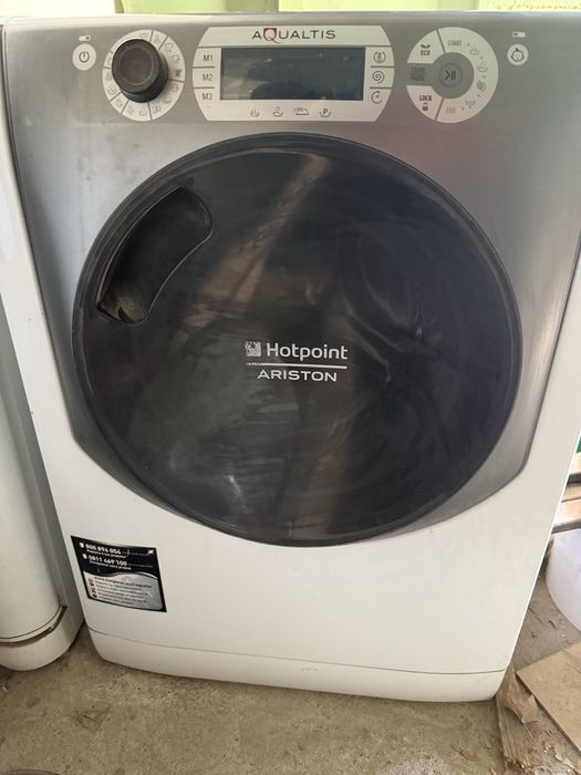 Продается стиральная машинка Hotpoint ARISTON AQUALTIS 11кг.Италия б/у