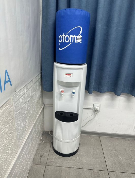 Диспенсер для воды в офис , кулер