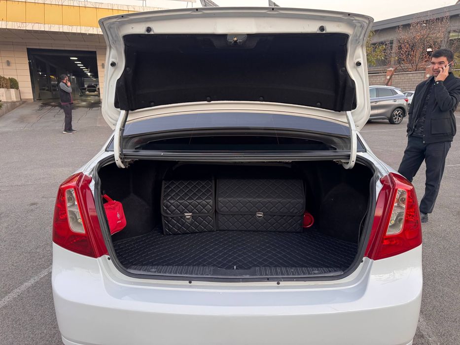 Jentra avtomat lyuk bor. holati zor.