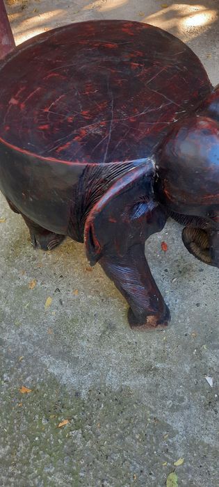 Дървена Маса 50ст/50ст слон Красива Изработка