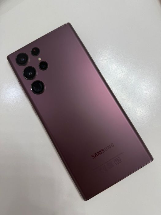 Телефон Samsung s22 Ultra