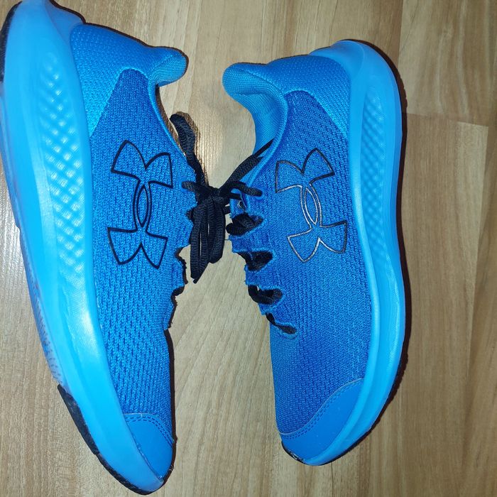 Маратонки Under Armour CHARGED 40 номер