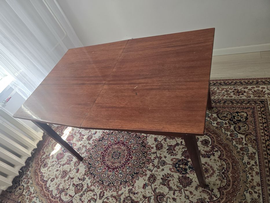 Продам кухонный стол 120*80