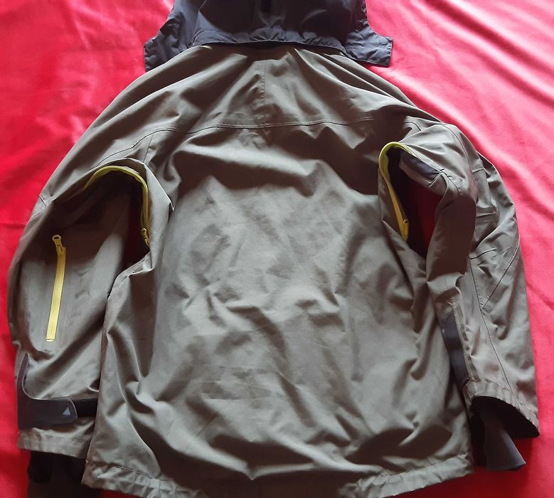 geaca H&M mar. 146 + blugi cadou