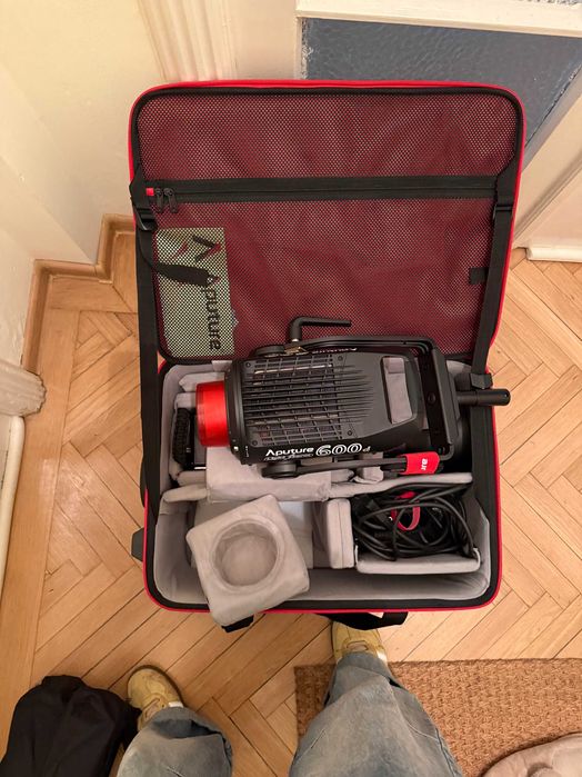 Aputure Light Storm 600d lumina continua