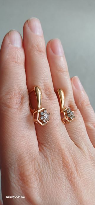 Продам золотые серьги 585 пробы