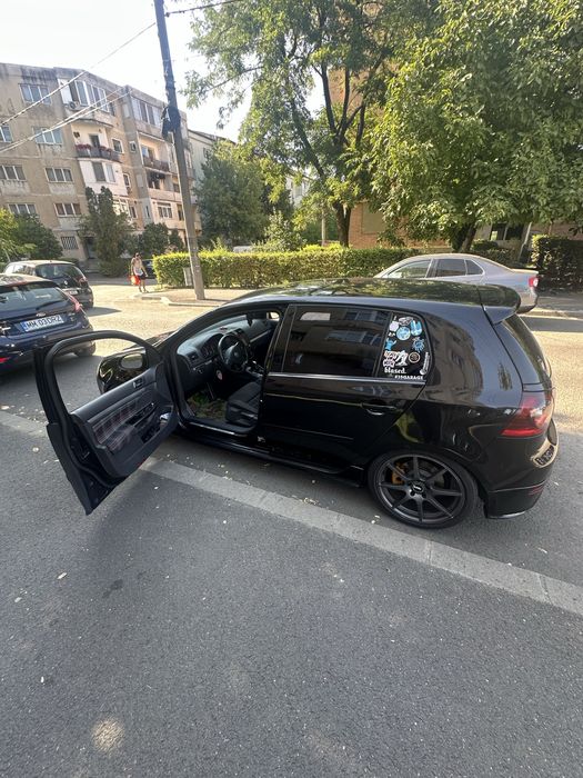 Vând Golf 5 GTI.