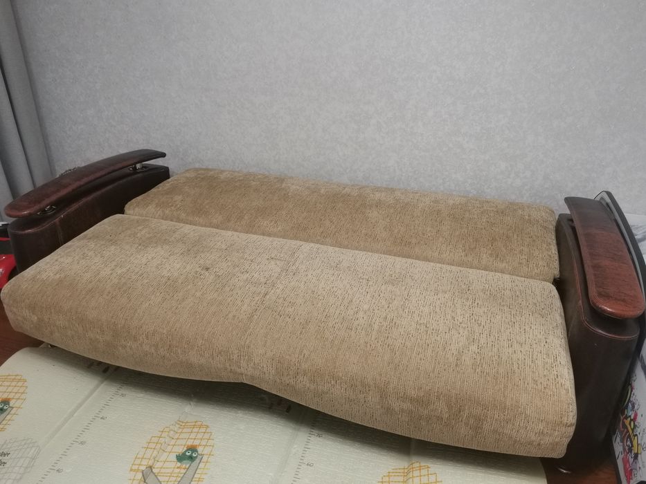 Диван (мягкая мебель)
