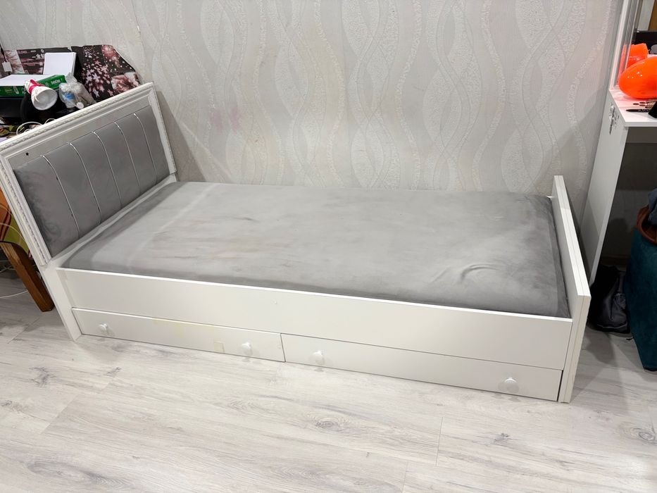 Продам односпальную кровать