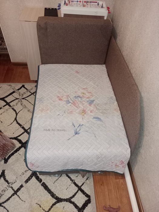 Продав Диван, Кровать