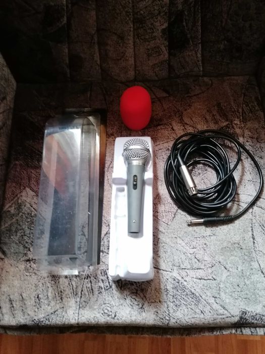 Boxa Solton și microfoane