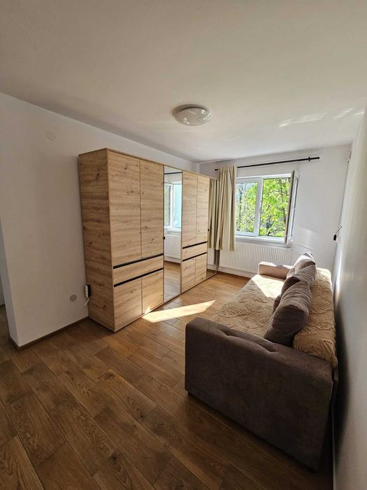 Apartament o camera de inchiriat