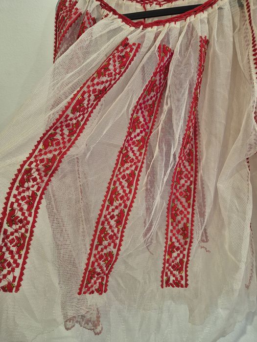 Ie traditionala cu margele