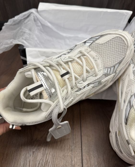 OFF-WHITE Be right white