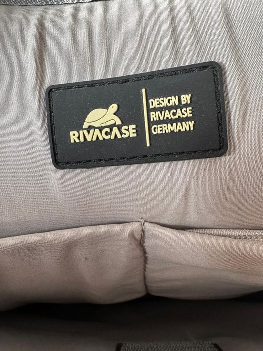 RIVACASE сумка для ноутбука очень замечательно качестве.