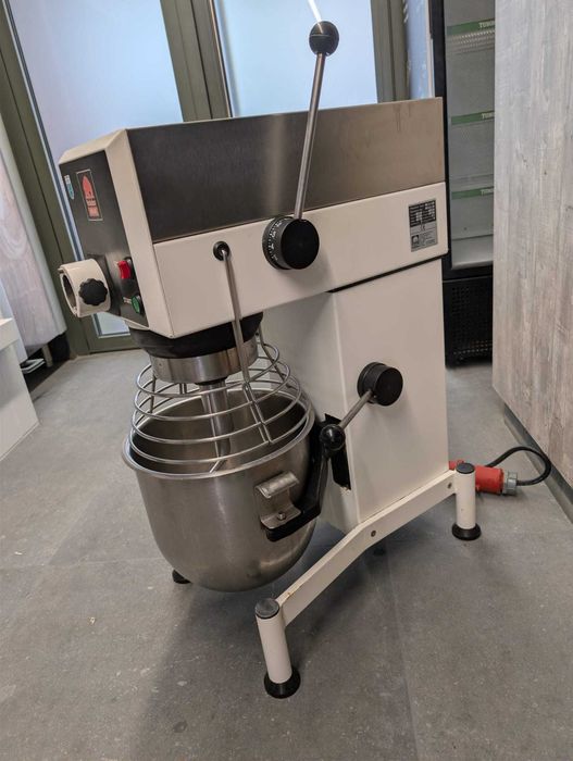 Vând mixer planetar profesional VARMIXER BEAR RN20 – 20 litri
