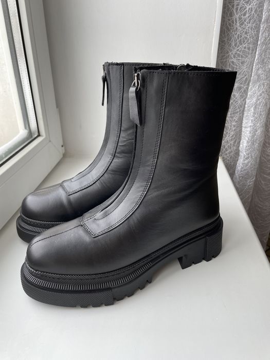 Продам зимние новые сапоги