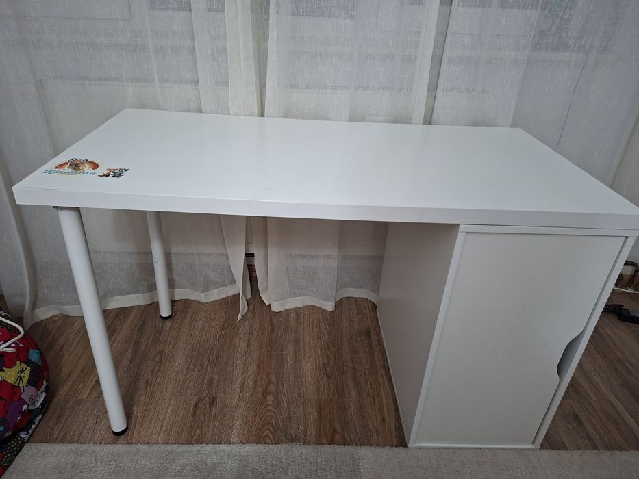 Birou de la ikea alb