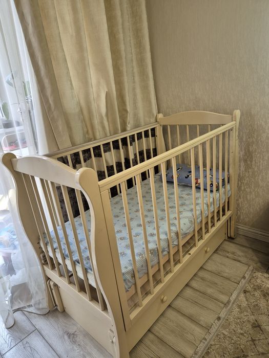 Манеж и комод детские